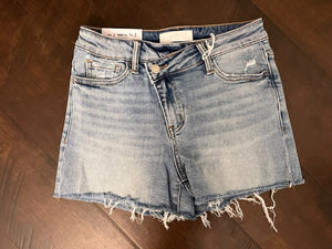 HIGH RISE CRISS CROSS SHORTS