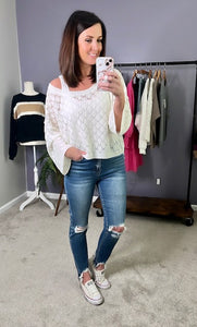 WHITE KNIT WIDE SLEEVE SWEATER